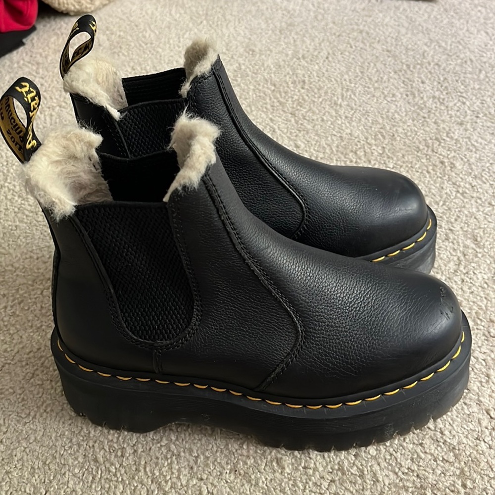 Doc Martens 2976. Black leather! Platform boot. Us 6. EU 37.